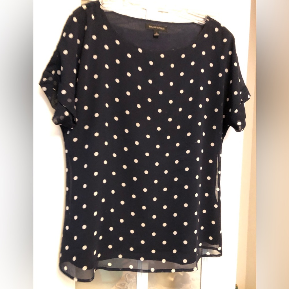 Banana Republic navy and cream polka dot short sleeved dress shirt size M